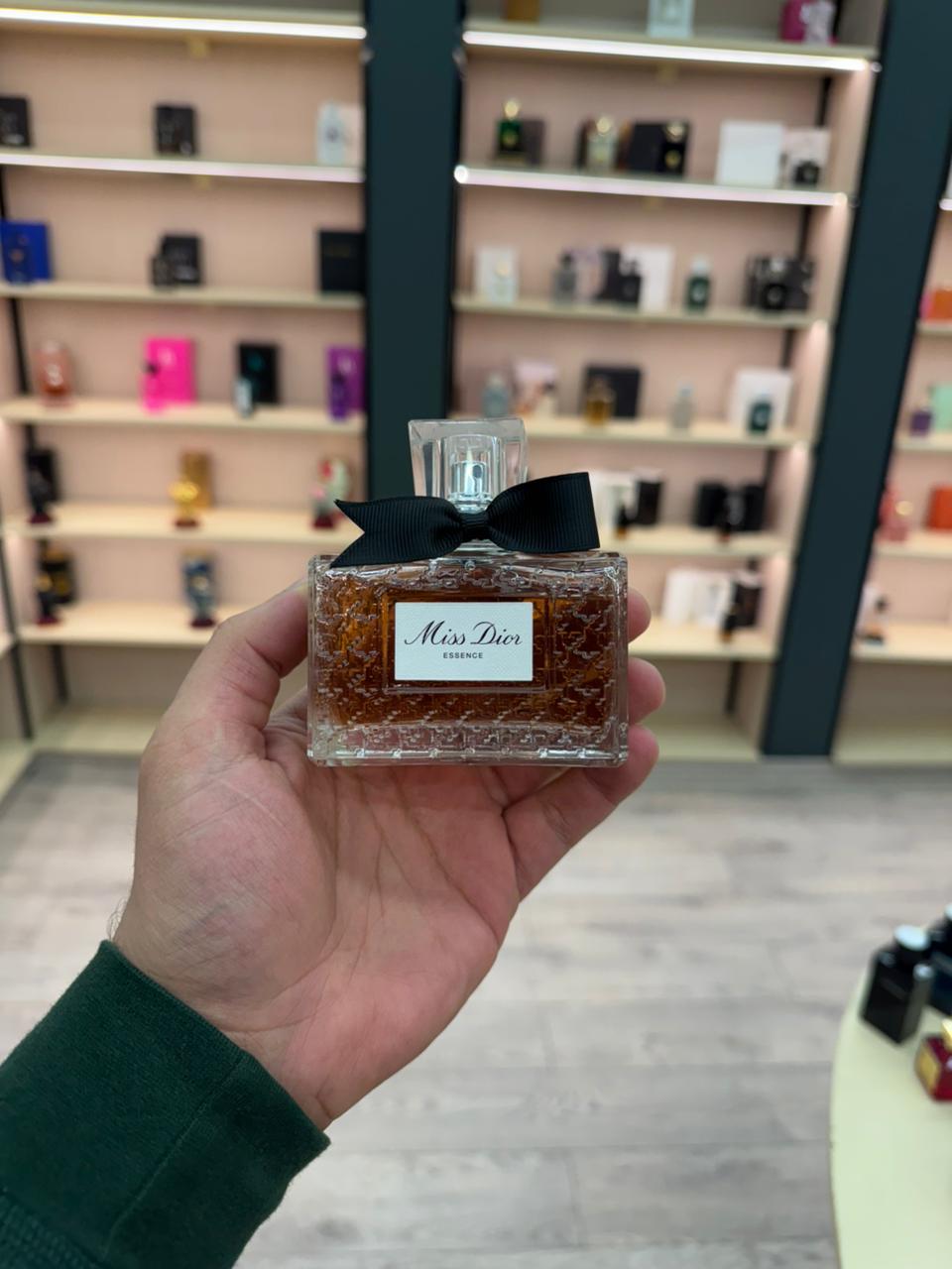 مس ديور اسينس